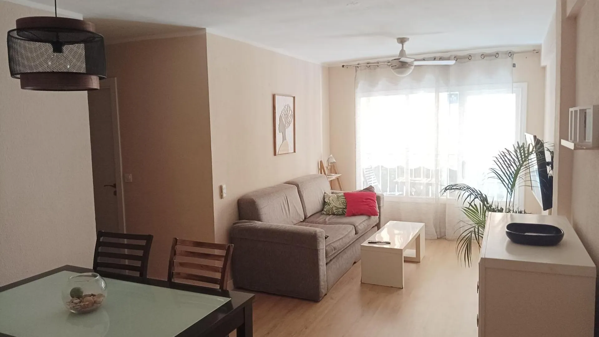 Homestay Habitaciones En Apartamento Compartido Delicias Room Cerca Del Mar, Aeropuerto, Ave Y Metro Malaga