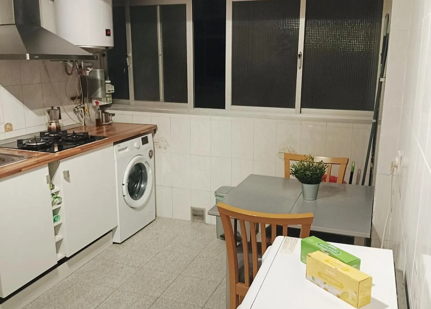 Habitaciones En Apartamento Compartido Delicias Room Cerca Del Mar, Aeropuerto, Ave Y Metro Malaga